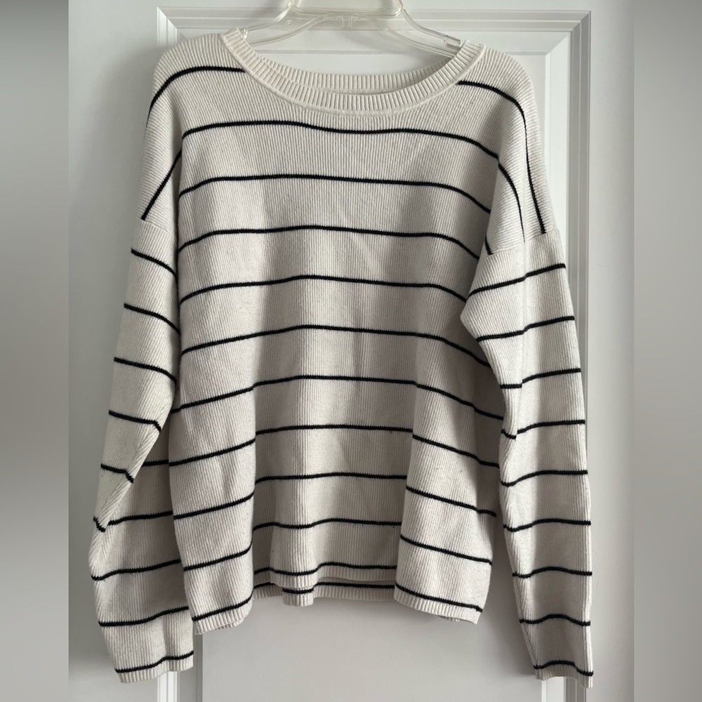 Apt 9 striped sweater size M